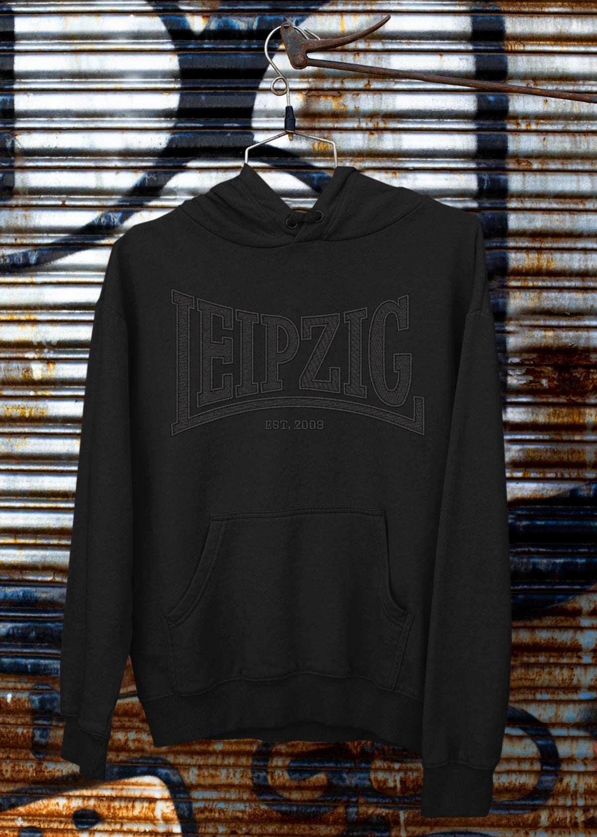 Hoodie mit Stick "Black in Black"