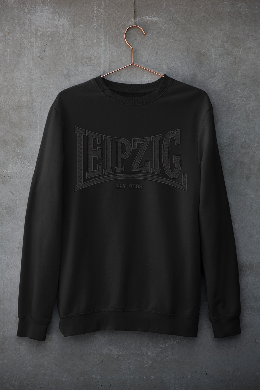 Sweatshirt mit Stick "Black in Black"