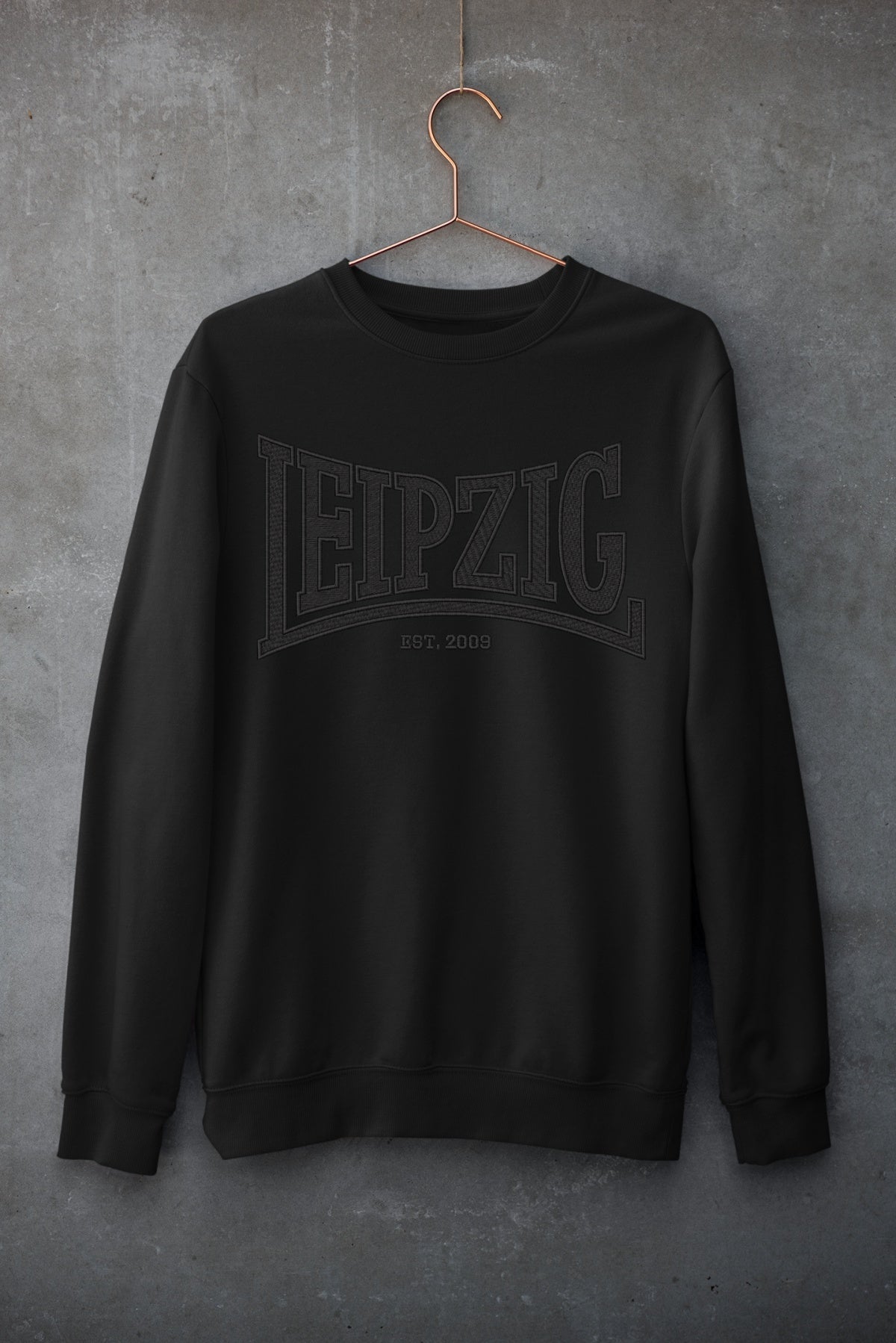 Sweatshirt mit Stick "Black in Black"